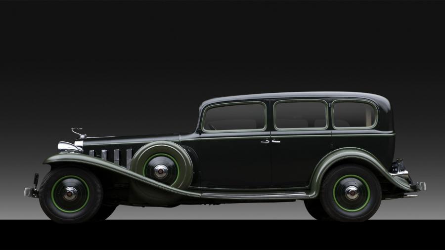  Cadillac V16 452-B Imperial Sedan by Fleetwood 1932 года  (фото 10 из 11)